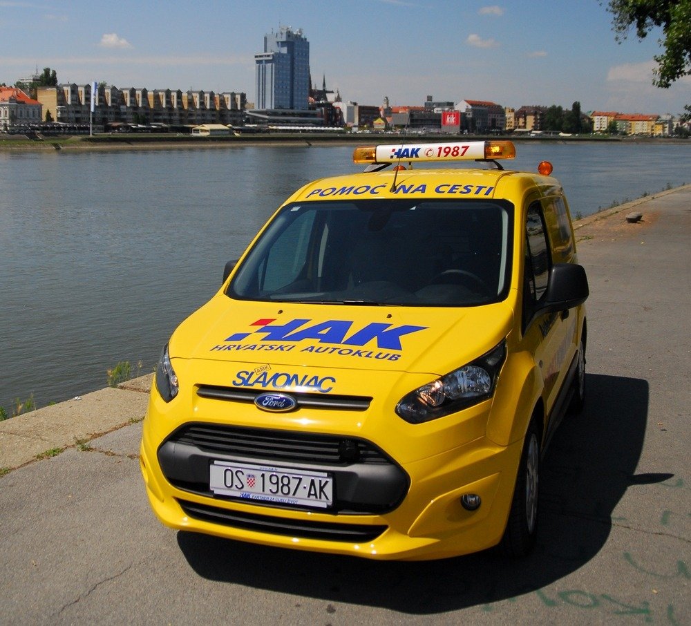 Nova vozila u službi pomoći AMK Slavonac